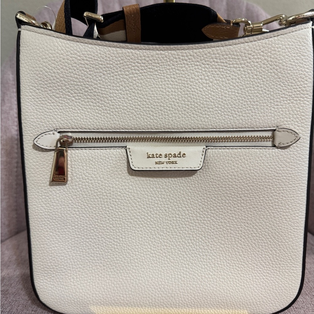 NWT Kate Spade New York
Hudson Color Blocked Pebble Leather Messenger Crossbody